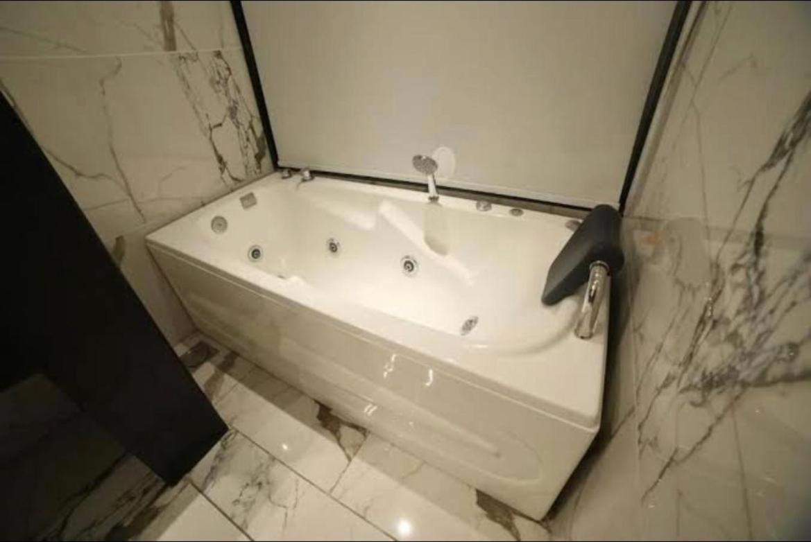 Grand Ittehad Boutique Hotel 拉合尔 外观 照片