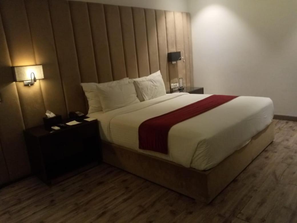 Grand Ittehad Boutique Hotel 拉合尔 外观 照片